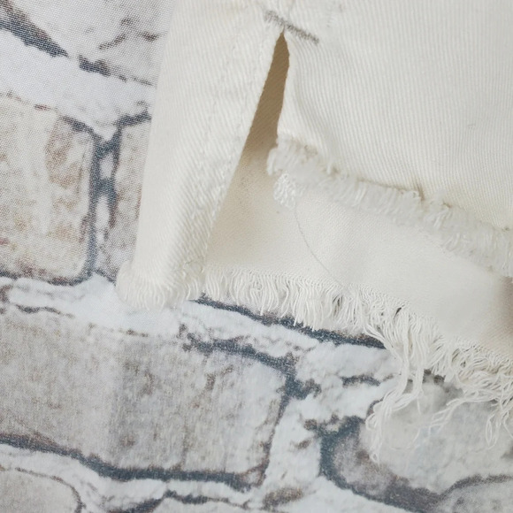 Free People Runaway Slouch Cutoffs Button Fly Cream Denim Size 24 Festival - Picture 7 of 16